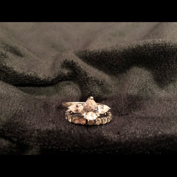 Jessica Simpson Jewelry Jessica Simpson Wedding Ring Imitation Poshmark Jessica Simpson Jewelry Jessica Simpson Wedding Ring Imitation Poshmark